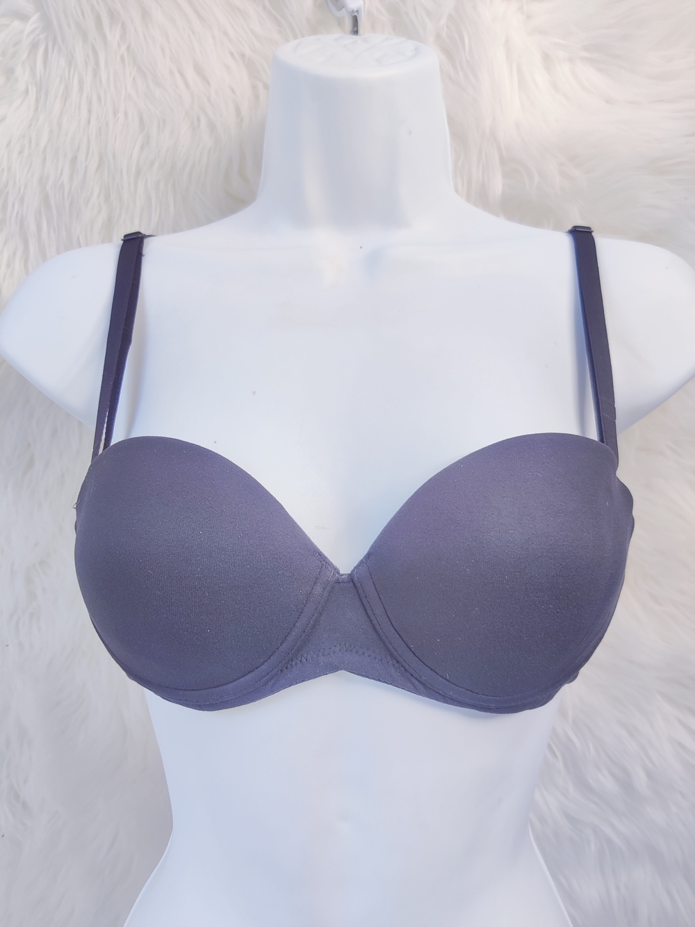 Victoria's Secret Body by Victoria Strapless Convertible Bra 34A Black T-Shirt